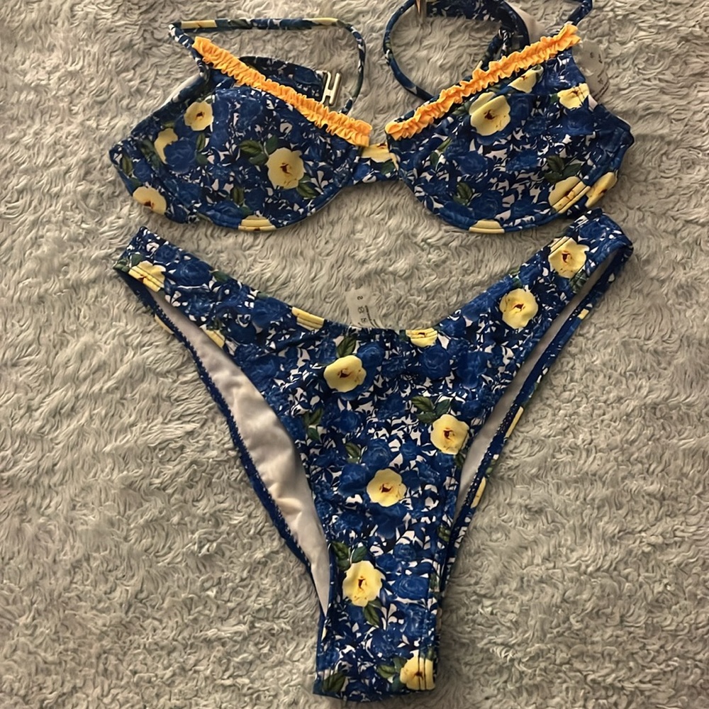 No longer for sale on SHEIN. Great quality and never has been worn